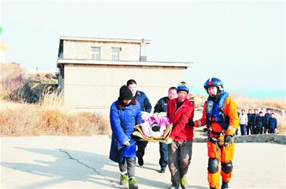 搶時間救人直升機(jī)出動 搶時間救人直升機(jī)出動