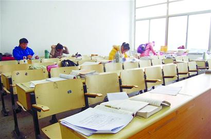 高?，F蹭飯蹭課一族