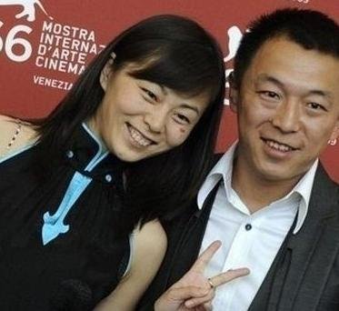 黃渤被曝婚外情 屢攜神秘長發女回豪宅過夜