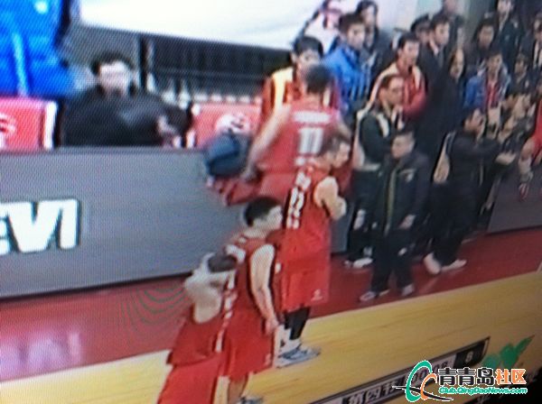 青島罷賽彰顯血腥 青島罷賽彰顯血腥