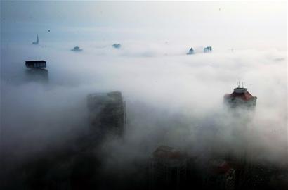 青島PM2.5亮紅燈 檢測顯示重度污染 青島PM2.5亮紅燈 檢測顯示重度污染