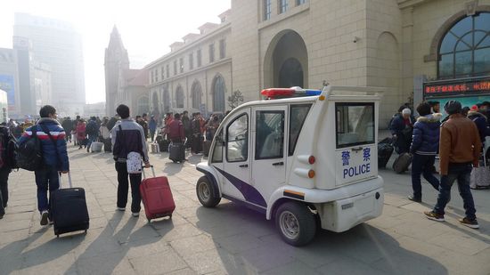 學生流洪峰考驗青島春運 將現4個客流高峰