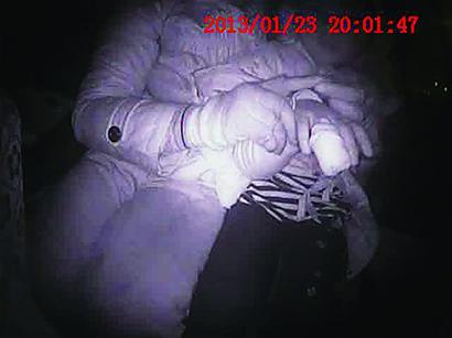 7歲女孩工廠找媽媽 誤開沖床壓斷無名指 7歲女孩工廠找媽媽 誤開沖床壓斷無名指