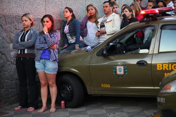 巴西夜總會大火造成至少120人死亡 巴西夜總會大火造成至少120人死亡