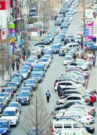 年末掃貨大軍堵癱青島商圈 市區堵點公布下周車更多 年末掃貨大軍堵癱青島商圈 市區堵點公布下周車更多