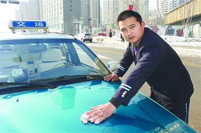 連闖紅燈 搶回一條生命 連闖紅燈 搶回一條生命