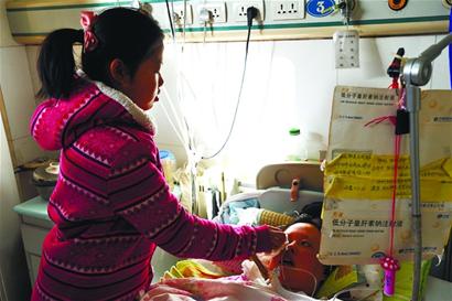 “搶攻”寒假作業到餃子店幫忙 希望媽媽病情出現奇跡 邀請好心人小年到店里免費吃餃子