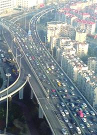 青島城區主干道嚴重擁堵 青島城區主干道嚴重擁堵