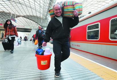 趕著回家過小年客運今迎小高峰 趕著回家過小年客運今迎小高峰