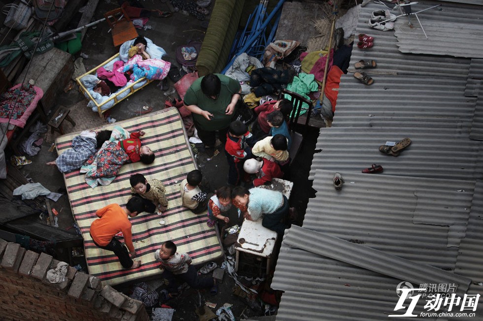 袁厲害在蘭考縣城很有名,但很多當(dāng)?shù)厝藚s說(shuō)不出她的家在哪。.jpg 袁厲害在蘭考縣城很有名,但很多當(dāng)?shù)厝藚s說(shuō)不出她的家在哪。.jpg