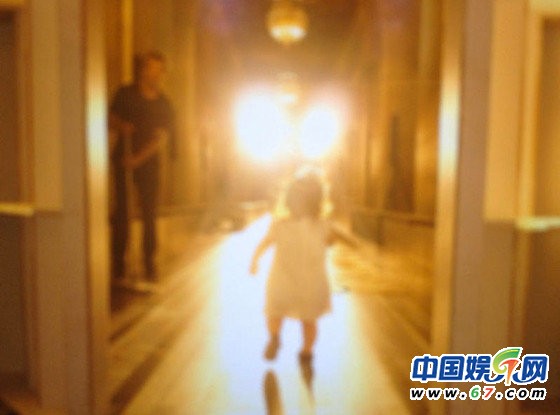 貝克漢姆女兒小七19個(gè)月四次看秀 網(wǎng)友：長大要逆天