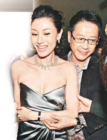 明星情侶當街爭吵內幕：高圓圓質問趙又廷未果甩手走人