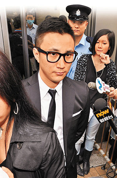 明星情侶當街爭吵內幕：高圓圓質問趙又廷未果甩手走人