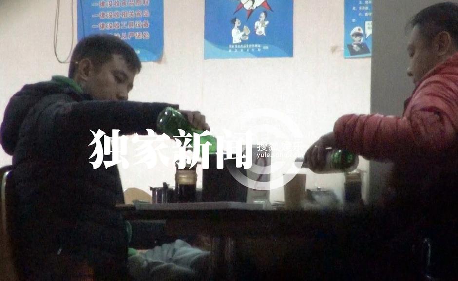 文章深夜外出吃飯喝酒 疑酒駕嚴重違規