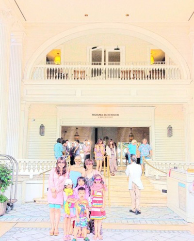 王菲李亞鵬舉家海外度春節