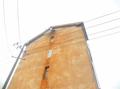 大風吹掉太陽能吸光板