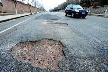 青島的哥曝十條最坑車路 網友調侃能辦拉力賽