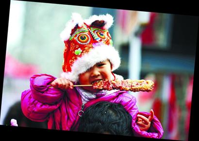 糖球會3天迎88萬人次 傳統燈謎遇網絡阻擊眾人忙百度