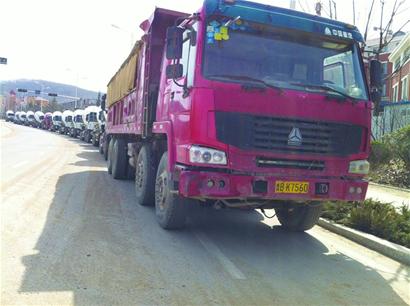 下周起建筑垃圾運(yùn)輸漲價(jià)限超載 司機(jī)認(rèn)為落實(shí)難 下周起建筑垃圾運(yùn)輸漲價(jià)限超載 司機(jī)認(rèn)為落實(shí)難