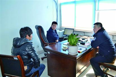 “公司派我們跟蹤交警” “公司派我們跟蹤交警”