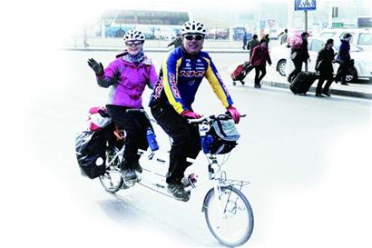 手語姑娘六年服務(wù)兩千聾人 達(dá)1萬小時 手語姑娘六年服務(wù)兩千聾人 達(dá)1萬小時