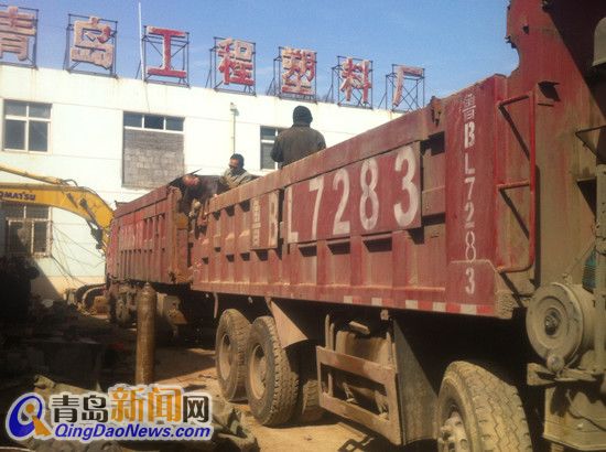 首發:擅加擋板17輛違法大貨遭斬首