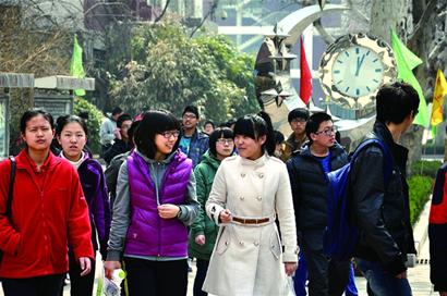 北大自招考用北大高考狀元編笑話 考生:想掀桌子 北大自招考用北大高考狀元編笑話 考生:想掀桌子