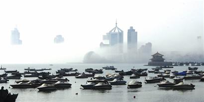 前海首場平流霧拉開青島霧季大幕 三日內難消 前海首場平流霧拉開青島霧季大幕 三日內難消