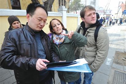 德國女大學生青島尋根 爺爺為里院創始人