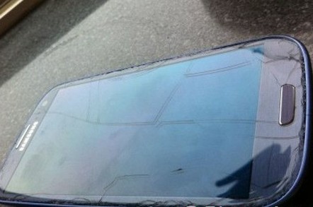 三星手機通話中屏幕碎裂 青島售后拒絕保修 三星手機通話中屏幕碎裂 青島售后拒絕保修