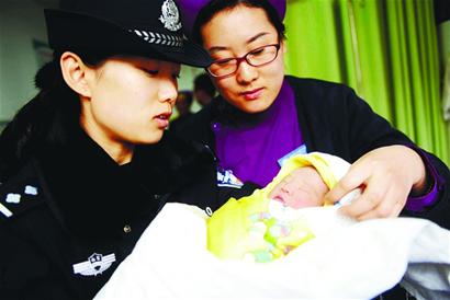 作家六六欲領養