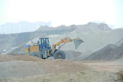 噪音擾粉塵飄 居民吃不消 噪音擾粉塵飄 居民吃不消