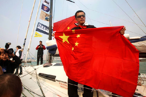 Chinese sailor Guo Chuan sets off his world sailing from Qingdao, Shandong province, in this Nov 18, 2012file photo.  Chinese sailor Guo Chuan sets off his world sailing from Qingdao, Shandong province, in this Nov 18, 2012file photo.