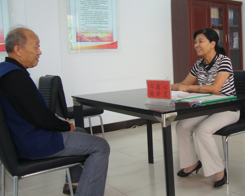 楊艷榮：用愛心變質幸福社區 做居民群眾貼心人