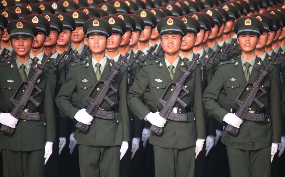 英模徒步方隊正式亮相 英模徒步方隊正式亮相