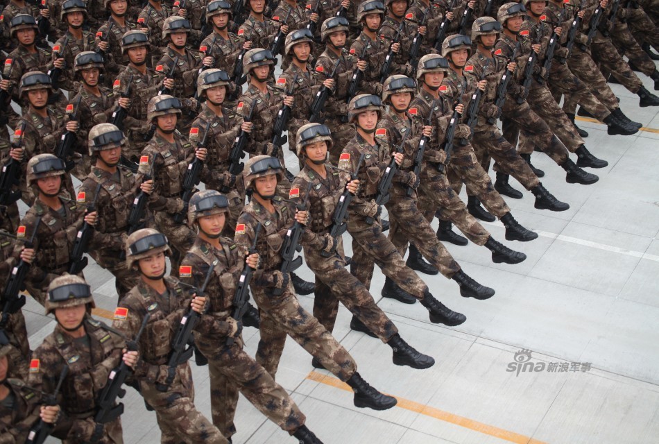 英模徒步方隊正式亮相 英模徒步方隊正式亮相