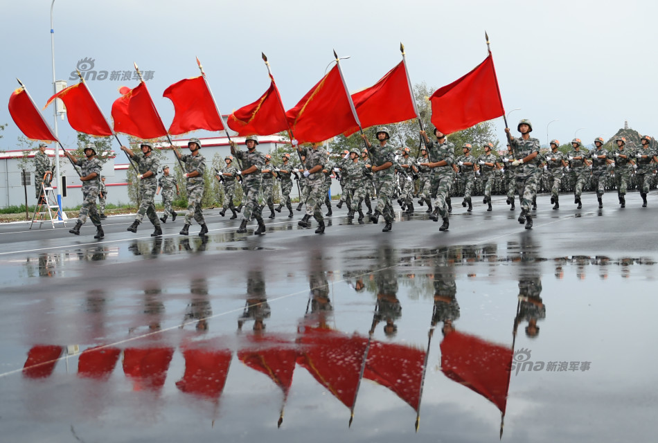 英模徒步方隊正式亮相 英模徒步方隊正式亮相