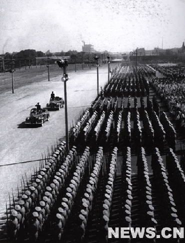 1953年國慶閱兵 人民軍隊正規(guī)化建設(shè)成果