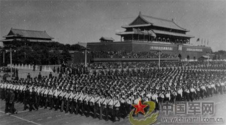1958年國慶閱兵 民兵方隊規模空前(組圖)