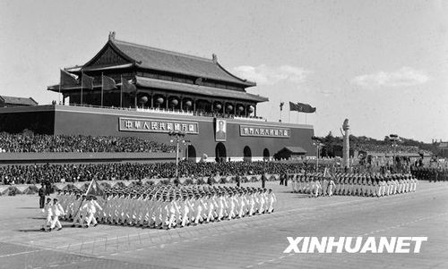 1958年國慶閱兵 民兵方隊規(guī)模空前(組圖)