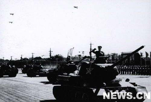 1958年國慶閱兵 民兵方隊規(guī)模空前(組圖)