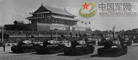 1958年國慶閱兵 民兵方隊規(guī)模空前(組圖)