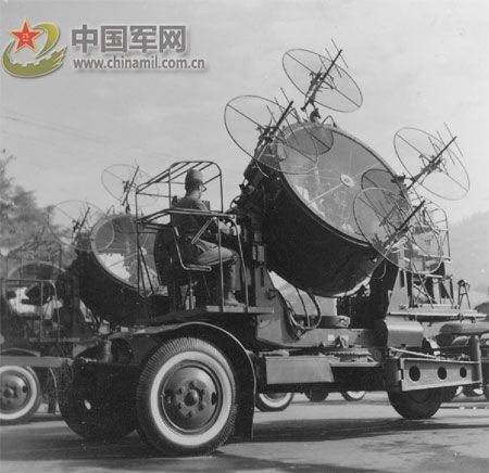 1957年國慶閱兵 國產戰斗機升空為“一五”告捷