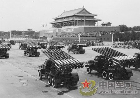 1955年國慶:實行軍銜制 換裝大閱兵