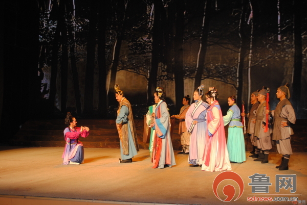 菏澤定陶縣大型歷史劇《春秋商圣》進(jìn)省匯演 大獲觀眾好評(píng) 菏澤定陶縣大型歷史劇《春秋商圣》進(jìn)省匯演 大獲觀眾好評(píng)