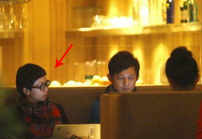 傳何炅嬌妻王菁曝光 兩人十年相濡以沫珠聯璧合